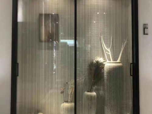 我們?cè)谫?gòu)買陽(yáng)臺(tái)推拉門時(shí)要注意什么呢？